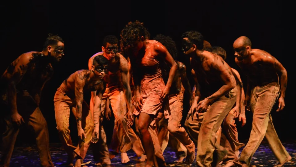 Corpo de dança do Amazonas é mundialmente famoso