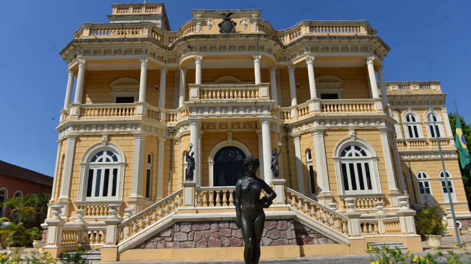 Conheça o Centro Cultural Palácio Rio negro