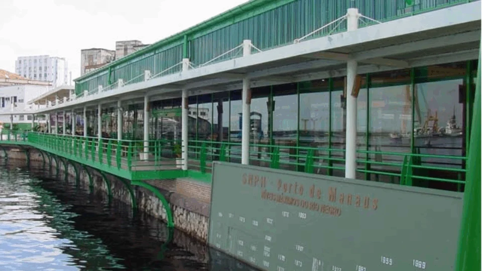 Maior porto fluvial do mundo fica em Manaus, saiba mais
