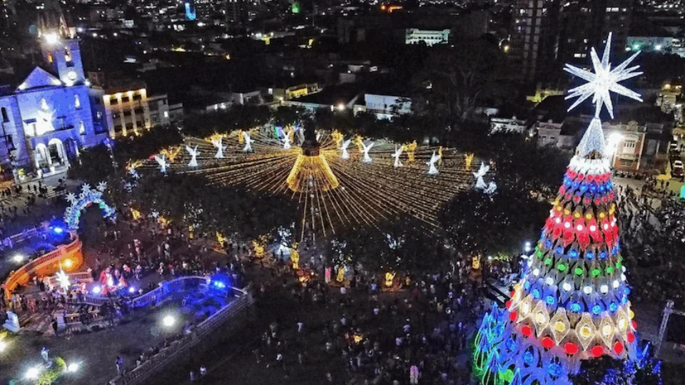 Largo de São Sebastião recebe ornamentação especial de natal