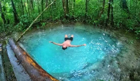 Fervedouro do Maranhão: Conheça a famosa lagoa azul em Presidente Figueiredo