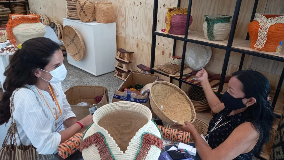 Artesãos do Amazonas faturam mais de R$ 300 mil em Feira Nacional de Artesanato