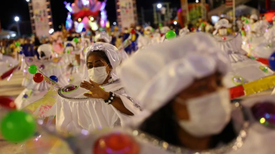 Emoção tomou conta de desfiles das escolas de samba de Manaus