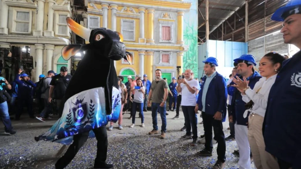 Galpões do Garantido e Caprichoso reabrem em Parintins