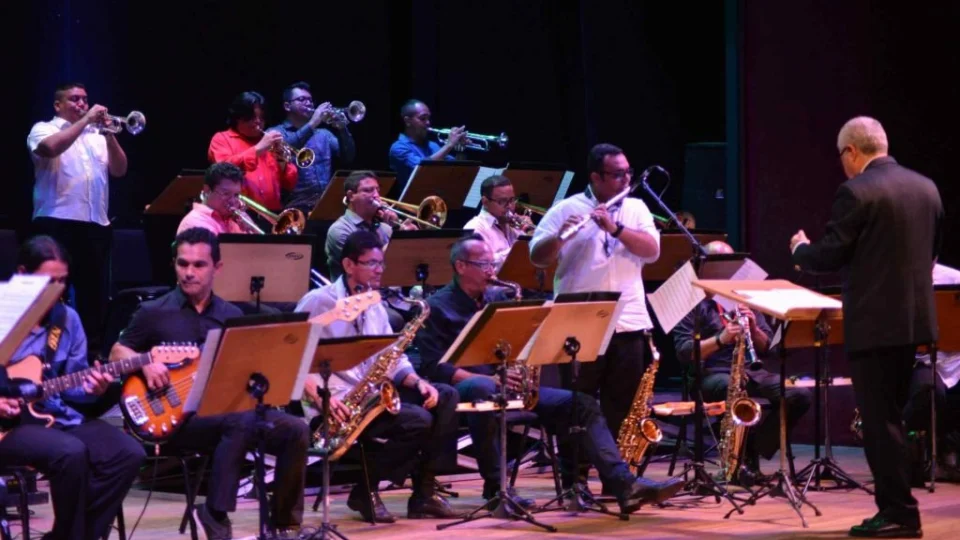 Teatro Amazonas recebe espetáculo de música gratuita nesta segunda-feira (11)