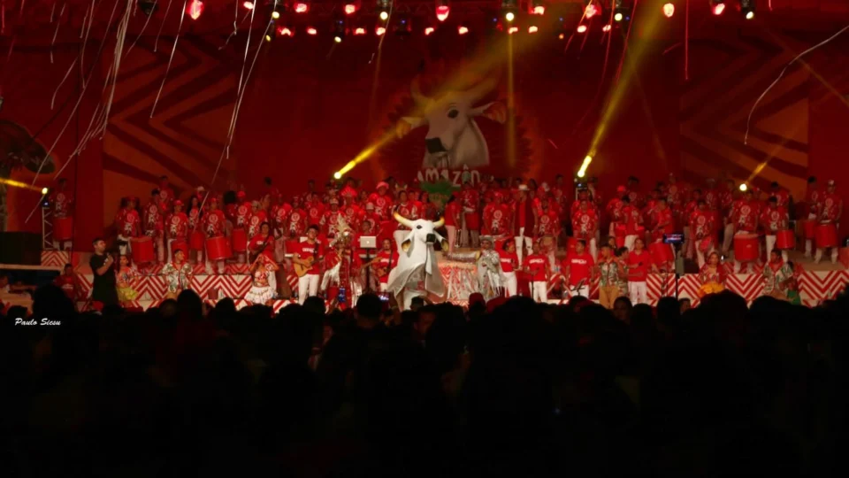 ‘Baile Vermelho e Branco’ acontece neste sábado em Parintins