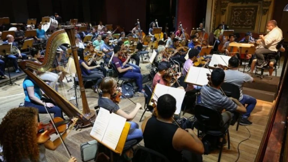 Concertos gratuitos marcam 25 anos da Amazonas Filarmônica e do Coral do Amazonas