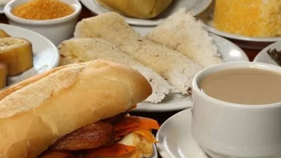 Café da manhã regional a felicidade do povo Amazonense.