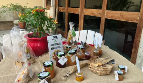 Conheça a geléia de manga e maracujá com pimenta