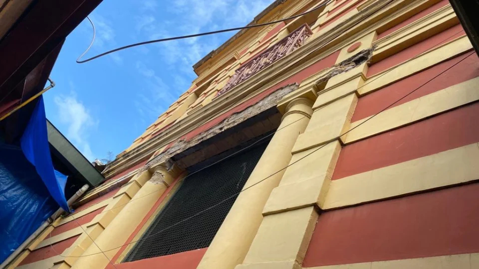 Vistoria são realizadas no mercado Adolpho Lisboa, estrutura aprestou danos