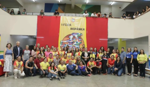 Língua espanhola é tema de feira de escola bilíngue português-espanhol da rede estadual, em Manaus