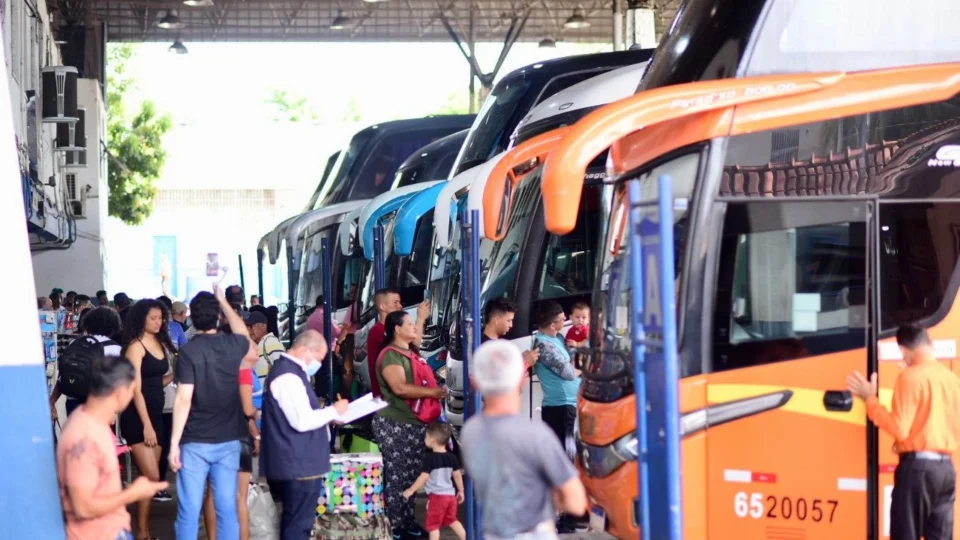 Neste feriado prolongado mais de 27 mil pessoas devem deixar Manaus