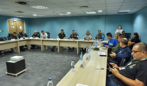 Durante reunião, preparativos para nova temporada de cruzeiros é um dos principais assuntos discutidos por autoridades