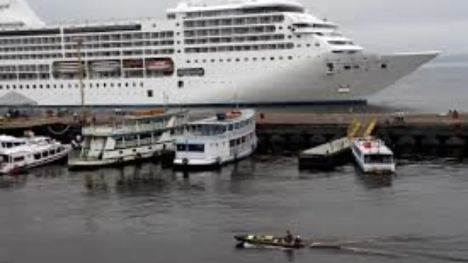 Cerca de 25 mil turistas chegam a Manaus durante temporada de cruzeiros