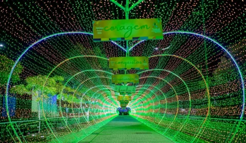 Cenários natalinos instagramáveis   na Ponta negra  são destaque no feriadão