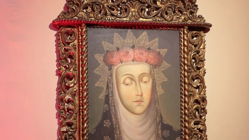 O amazonense Jair Jacqmont expõe obras de sua autoria e de artistas cusquenhos que retratam cenários e imagens sacras