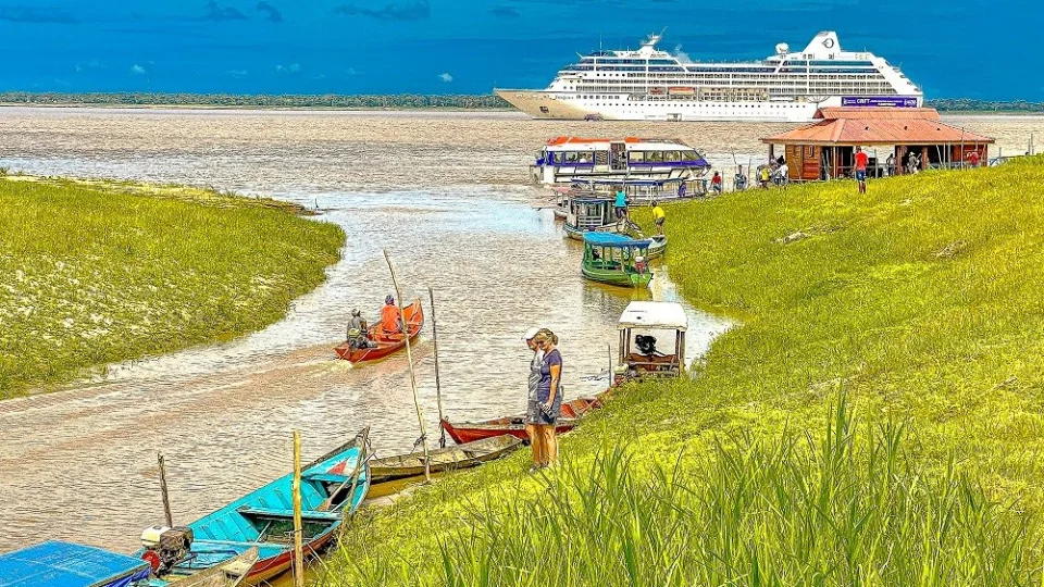 Em Parintins, Serra da Valéria atrai visitantes pela beleza exuberante