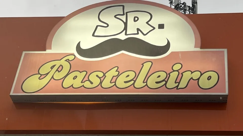 Uma pastelaria com mais de 60 opções de recheios, no Dom Pedro