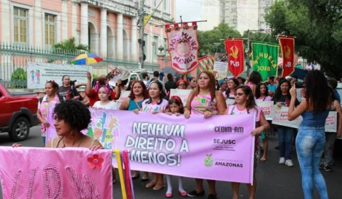 Carnaval da Floresta: Banda ‘Maria vem com as outras’ reúne movimentos sociais no Largo de São Sebastião