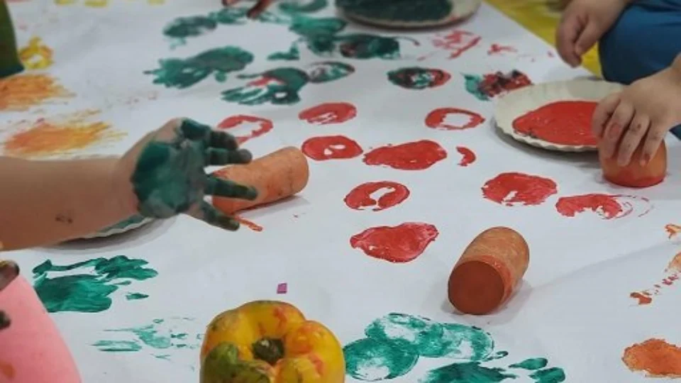 Sábados culturais com arte e diversão para bebês, crianças e famílias