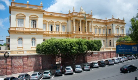 Centro Cultural Palácio da Justiça recebe bate-papo com Milton Hatoum, neste sábado (11)