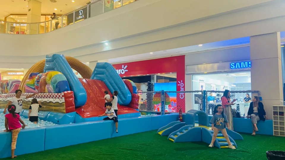 Shopping de Manaus promove ‘Arena Pop It’ com diversas atrações infantis