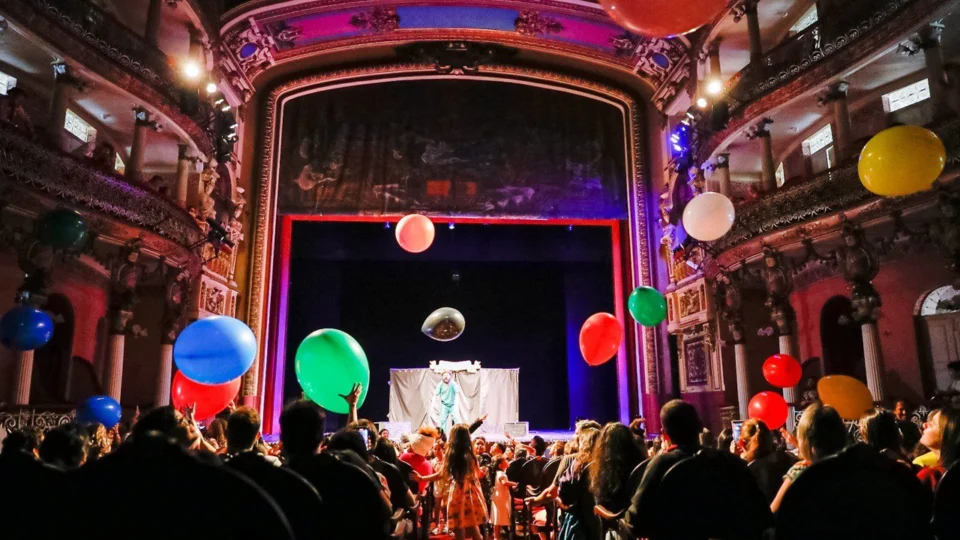 3º Festival de Circo do AM encerra com espetáculo interativo no Teatro Amazonas