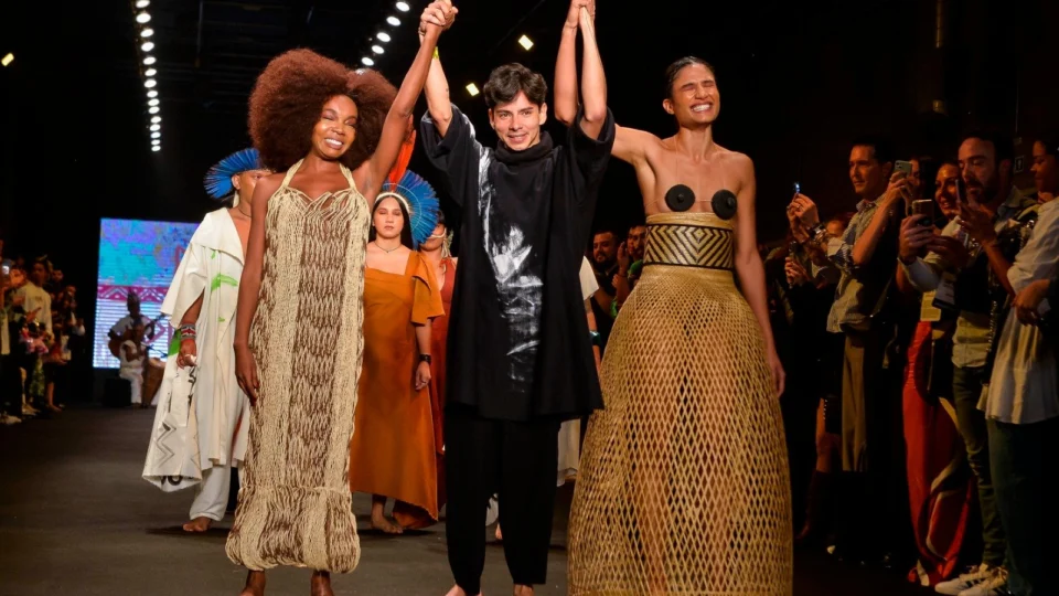 Amazon Poranga Fashion: Conheça trabalhos que levam a moda indígena da Amazônia para o mundo