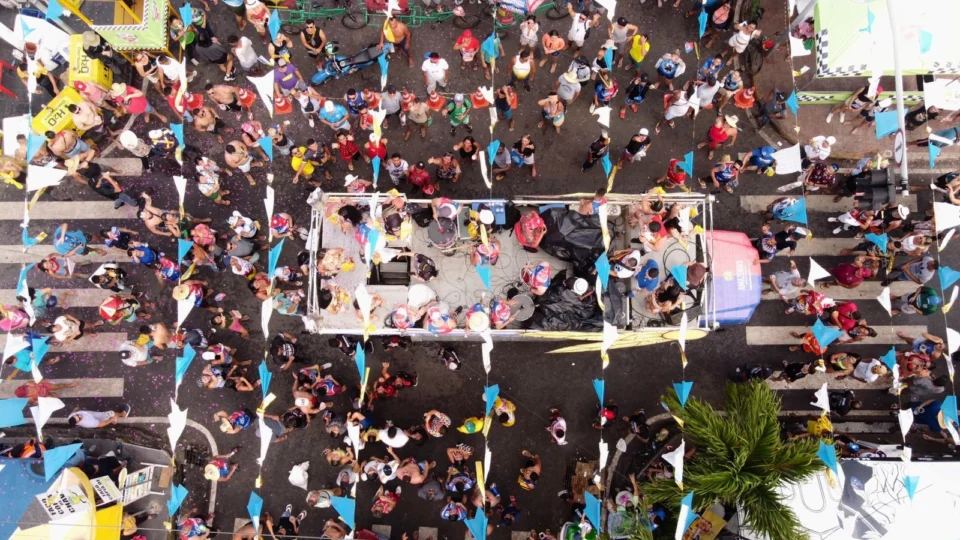 Trio Panavueiro comanda três dias de festa ao som de toadas em Parintins