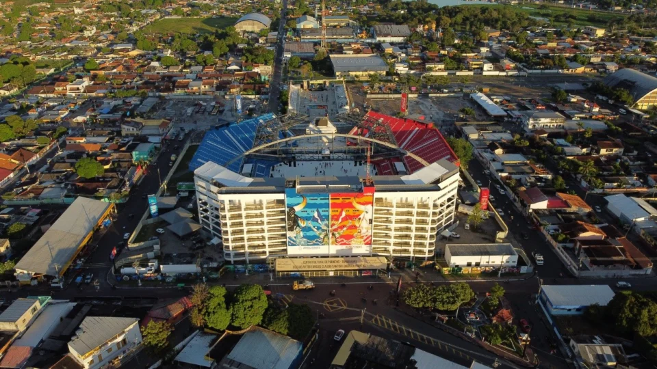 Wilson Lima destaca sucesso de mais um festival de Parintins e anuncia estudo para ampliar o Bumbódromo