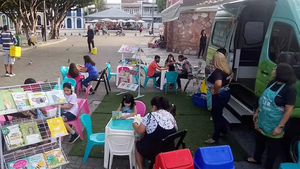 Programa Mania de Ler destaca a importância da contação de histórias para crianças