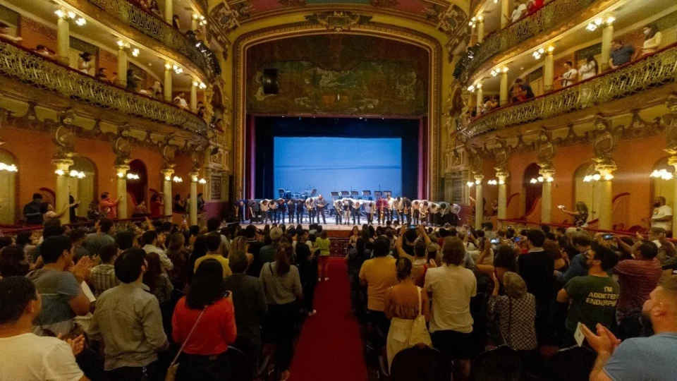 Festival de Jazz realiza shows gratuitos e destaca artistas regionais no Teatro Amazonas
