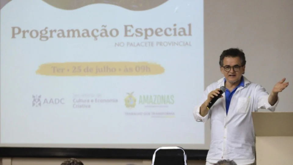 Palacete Provincial homenageia autores amazonenses no Dia do Escritor