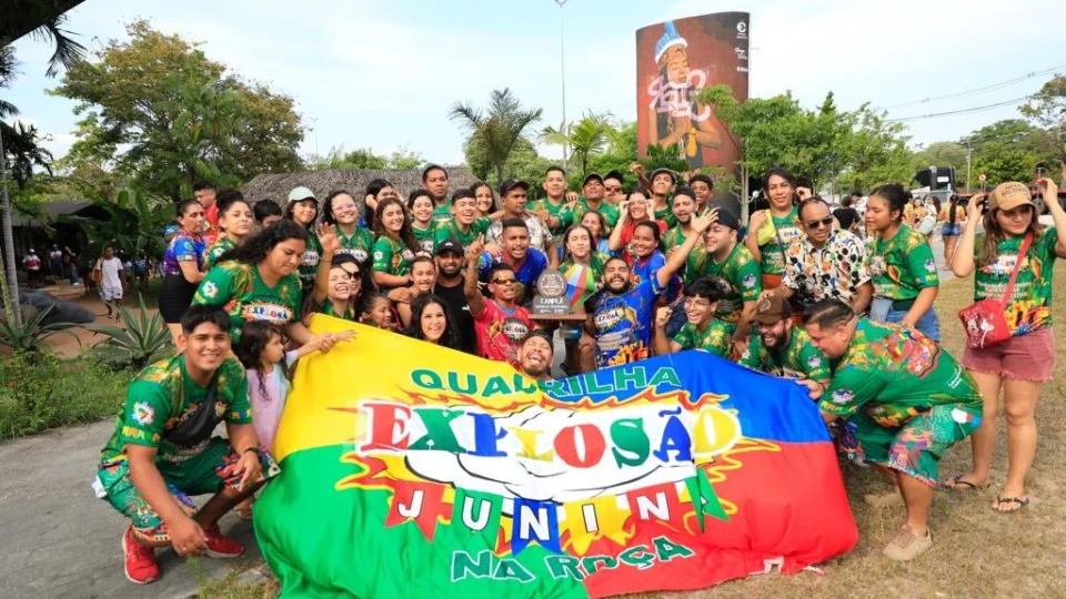 Grupos campeões das danças folclóricas comemoram o título da Categoria Ouro do 65º Festival Folclórico do Amazonas