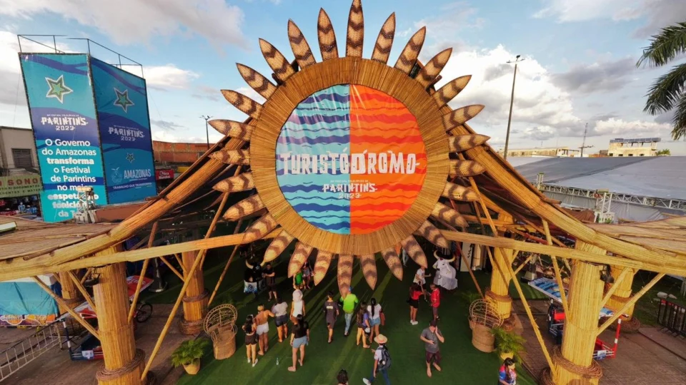 Recorde: Turistas geraram mais de R$ 146 milhões de receita durante Festival de Parintins