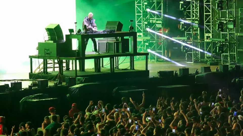 DJ internacional David Guetta diz em suas redes que Manaus foi outro nível e agradece pelo amor e energia no festival