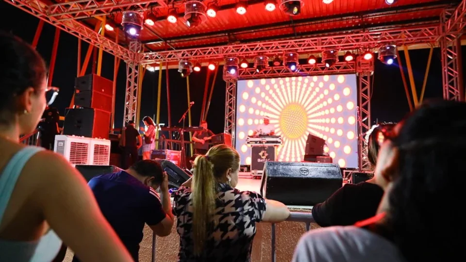 Shows gratuitos de rock a boi-bumbá prometem agitar público na Casa de Praia Zezinho Corrêa