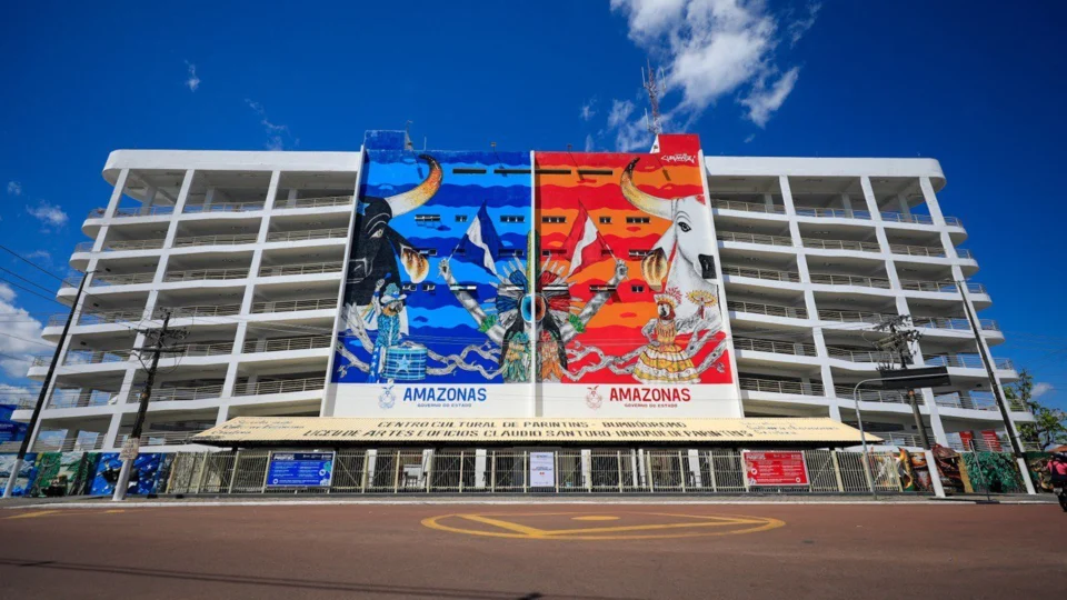Governo do Estado lança concurso para novo mural da fachada do Bumbódromo de Parintins