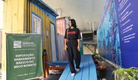 Exposição em tamanho real do Beco Nonato é exibida no TCE-AM em seminário sobre igarapés