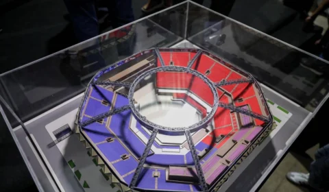 Wilson Lima apresenta proposta para novo Bumbódromo na primeira noite do 57º Festival de Parintins