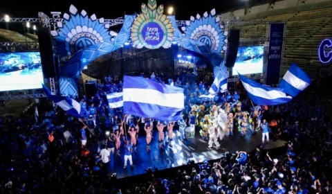 Festival de Parintins 2024: Boi Caprichoso celebra tricampeonato histórico no Sambódromo de Manaus