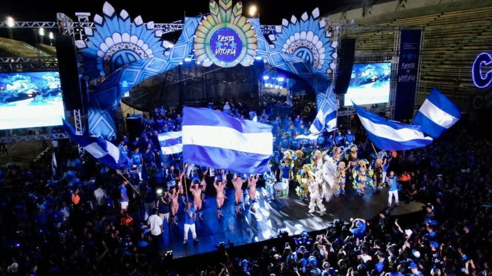 Festival de Parintins 2024: Boi Caprichoso celebra tricampeonato histórico no Sambódromo de Manaus