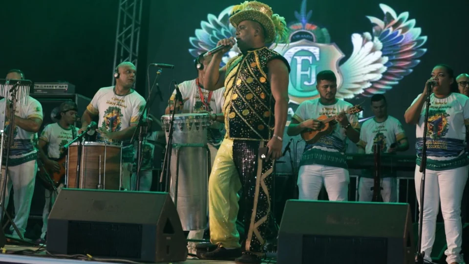 Festival Folclórico do Amazonas fomenta setor musical com danças em apresentações com música ao vivo