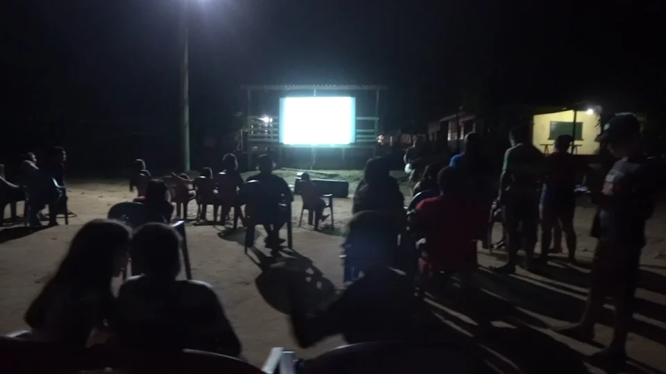 Projeto Cine Beiradão leva cinema às comunidades ribeirinhas de Manaus