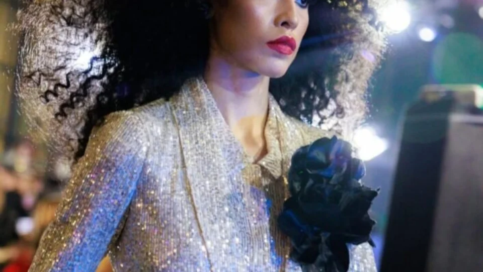 Desfile inspirado no Encontro das Águas une moda e beleza da Amazônia