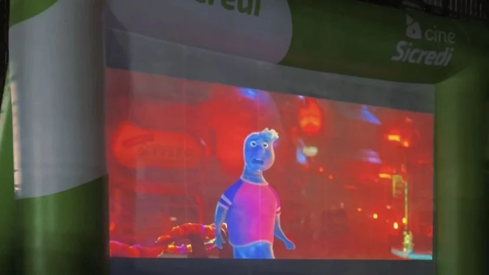 Cine Sicredi: Projeto itinerante leva cinema gratuito a cidades do Amazonas