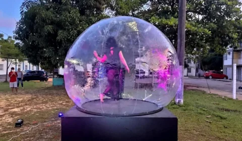 Espetáculo em Rio Preto da Eva vai apresentar artista isolada em “bolha”