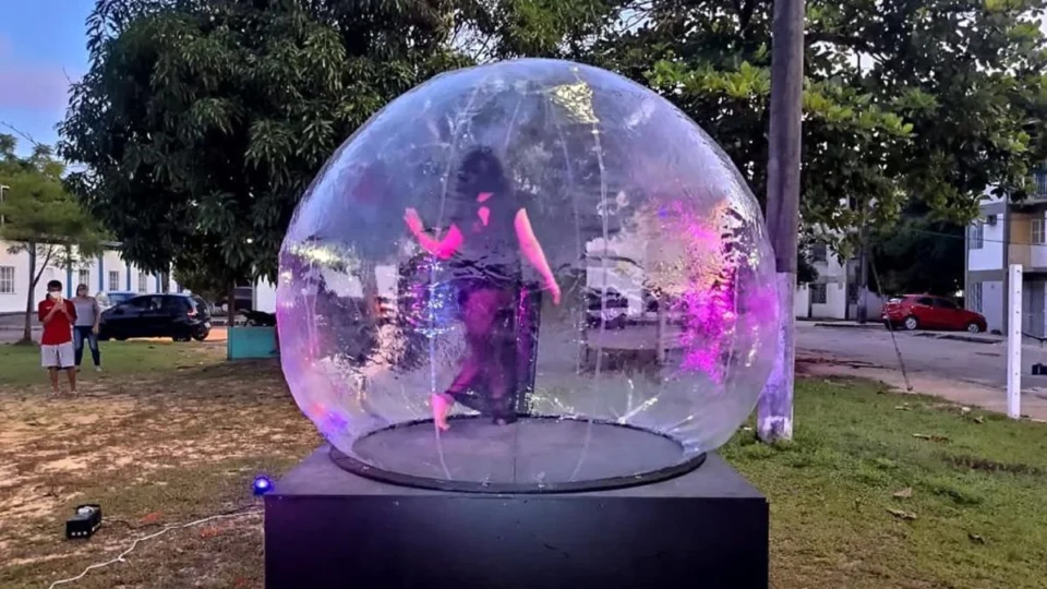 Espetáculo em Rio Preto da Eva vai apresentar artista isolada em “bolha”