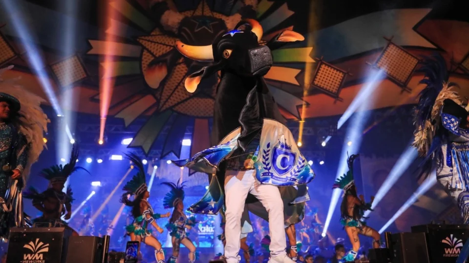 Em Parintins, Boi Caprichoso lança o álbum 2024 ‘Cultura – O Triunfo do Povo’ com a presença dos torcedores azulados
