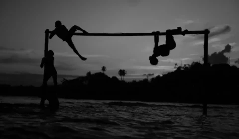 Exposição ‘Banho de Rio’, de Paulo Desana, estreia na Galeria do Largo